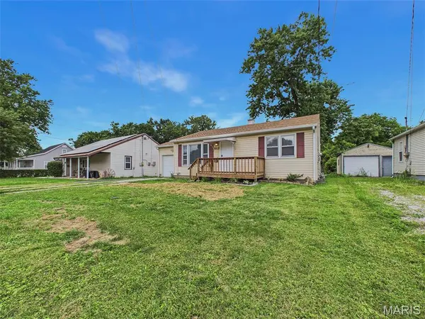 728 N Prairie ST, Bethalto, IL 62010