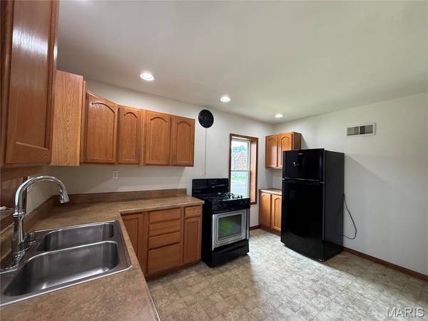 9101 Flores DR, St Louis, MO 63123
