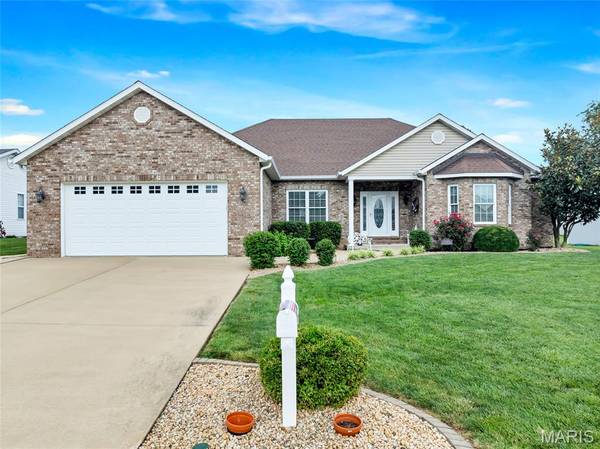 401 Briarcliff DR, Waterloo, IL 62298