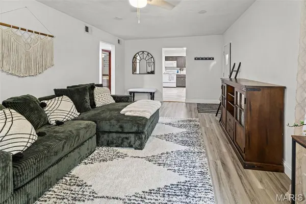 304 Walnut DR, Collinsville, IL 62234
