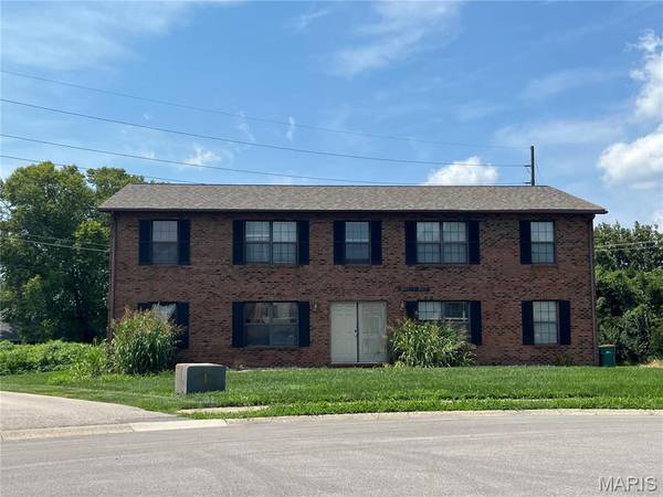 901 GEORGETOWNE DR, O'fallon, IL 62269