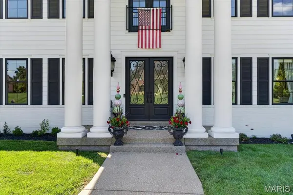3033 Fallbrook DR, St Louis, MO 63131