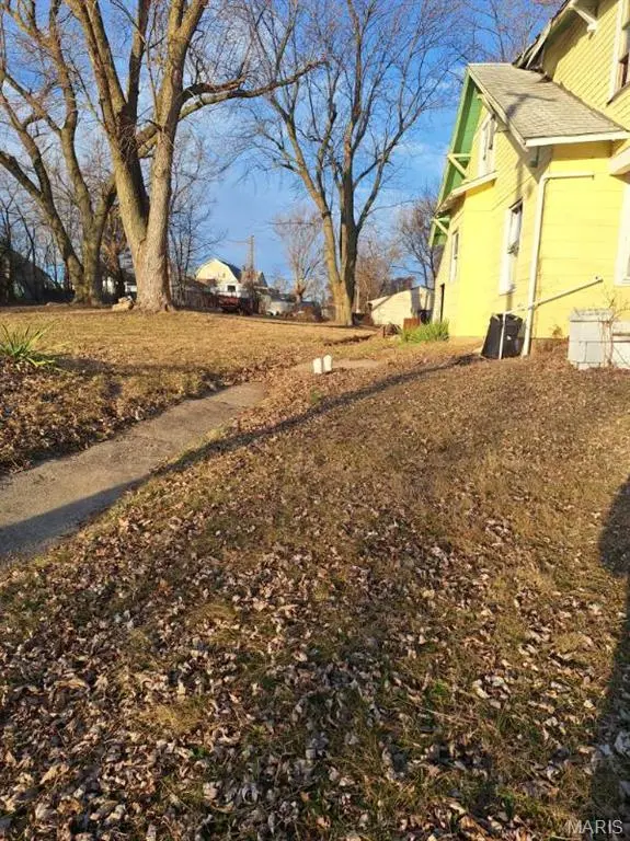 215 Division ST, Hannibal, MO 63401