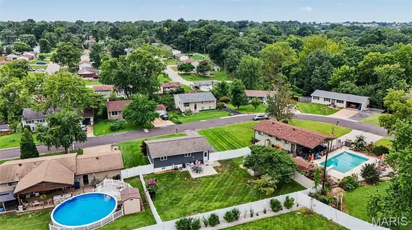 539 Golden Valley DR, Unincorporated, MO 63129