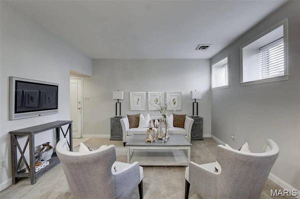 4256 Maryland AVE #LLE, St Louis, MO 63108