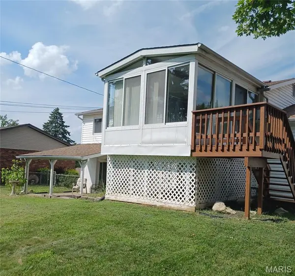 3285 Gwengreen DR, Bridgeton, MO 63044