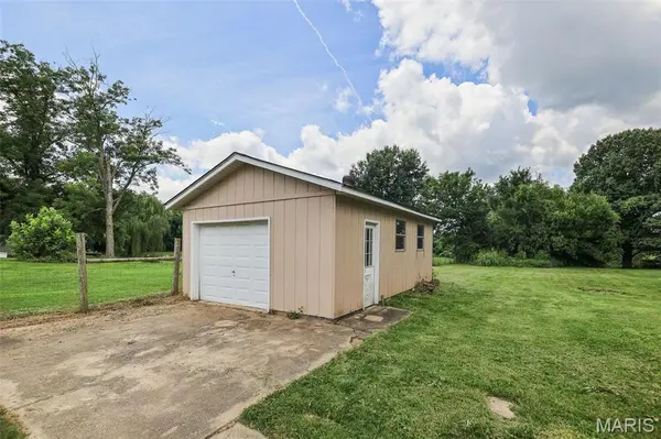 5339 N State Route 159, Edwardsville, IL 62025