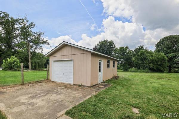 5339 N State Route 159, Edwardsville, IL 62025