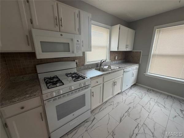 9413 Corregidor DR, Woodson Terrace, MO 63134