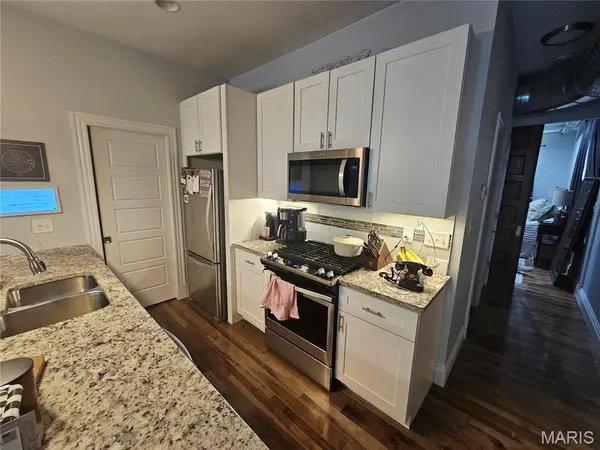 1832 Russell BLVD, St Louis, MO 63104