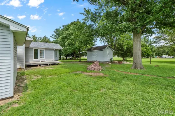 8 Elizabeth RD, Sikeston, MO 63801