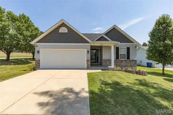 500 Osprey CT, Winfield, MO 63389