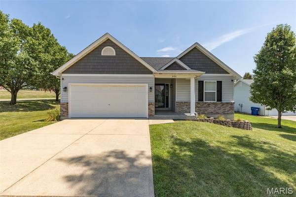 500 Osprey CT, Winfield, MO 63389