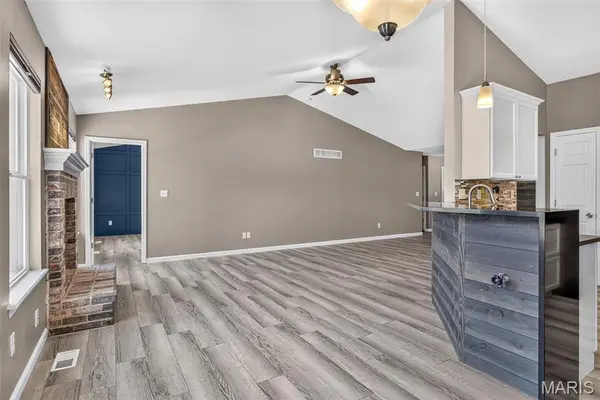 500 Osprey CT, Winfield, MO 63389