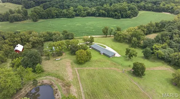 267 Johns LN, Chamois, MO 65024
