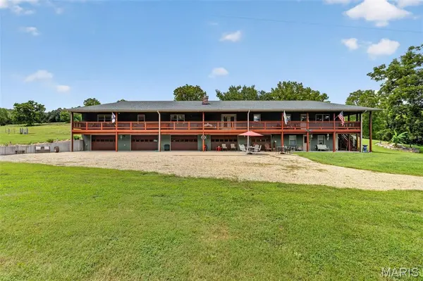 267 Johns LN, Chamois, MO 65024