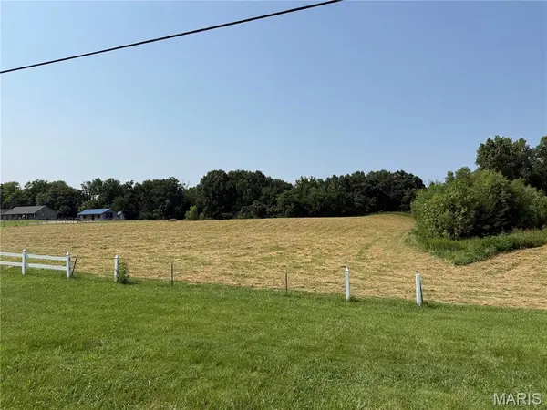 000 Eiler RD, Belleville, IL 62223