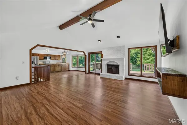 171 Hunters Pointe DR, St Charles, MO 63304
