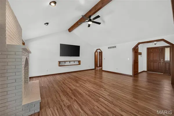 171 Hunters Pointe DR, St Charles, MO 63304