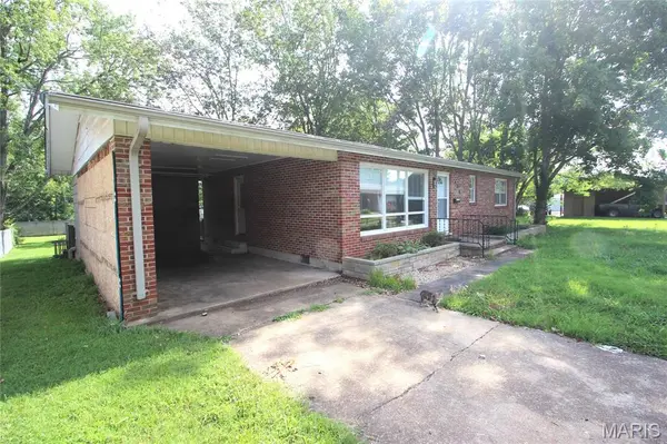 408 7th ST, Farmington, MO 63640