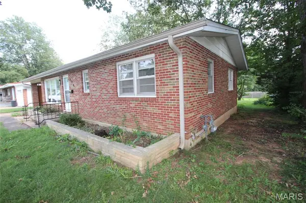 408 7th ST, Farmington, MO 63640