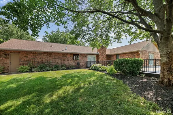 30 Fawn Meadows Drive, Swansea, IL 62226