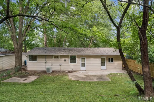 38 Westdell DR, St Louis, MO 63136