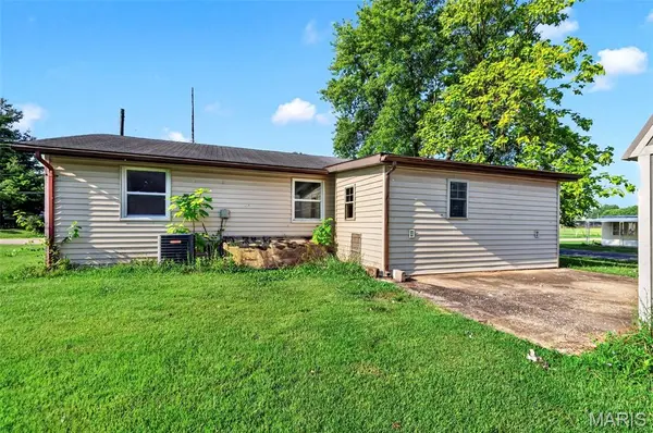 501 E Booneslick RD, Jonesburg, MO 63351