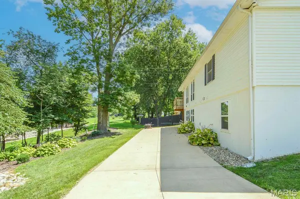 1011 Belleville ST, Lebanon, IL 62254