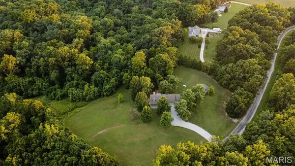 7303 S Fork RD, Red Bud, IL 62278
