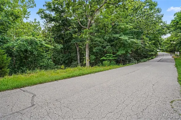 1524 Shalimar Ridge LN, High Ridge, MO 63049