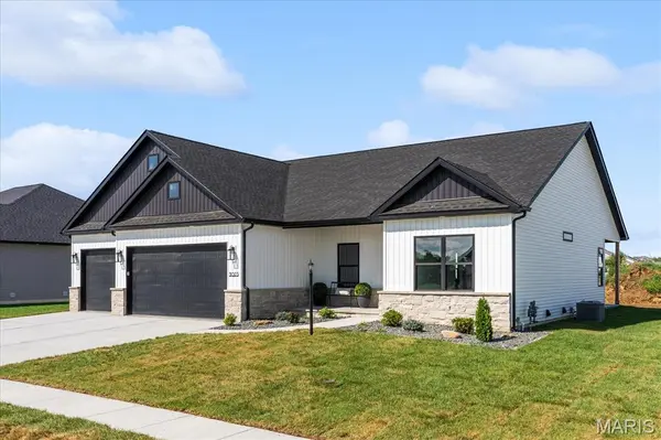 3023 Mobile DR, Glen Carbon, IL 62034