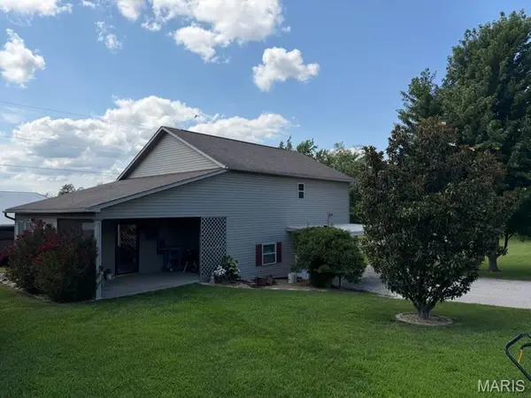271 Crazy Horse LN, Jackson, MO 63755