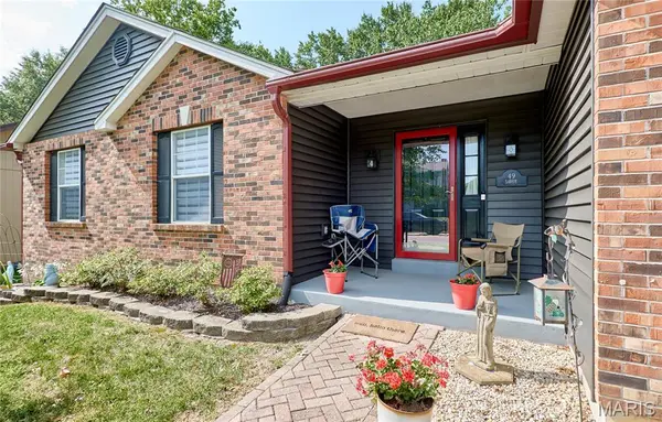 49 Savoy DR, Lake St Louis, MO 63367