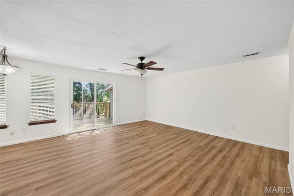 1044 Sugar Creek CT #5, St Peters, MO 63376