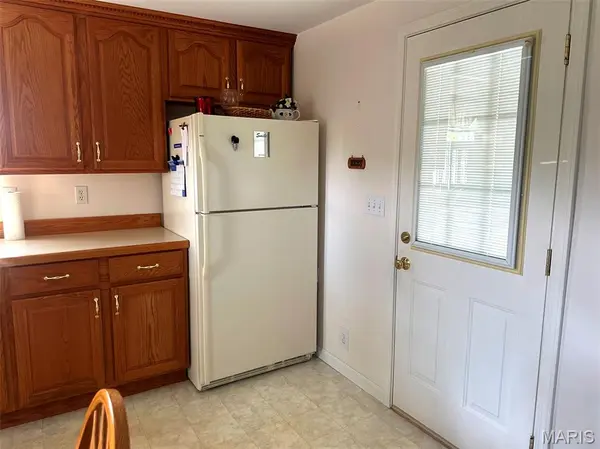 1174 Bieker RD, Washington, MO 63090