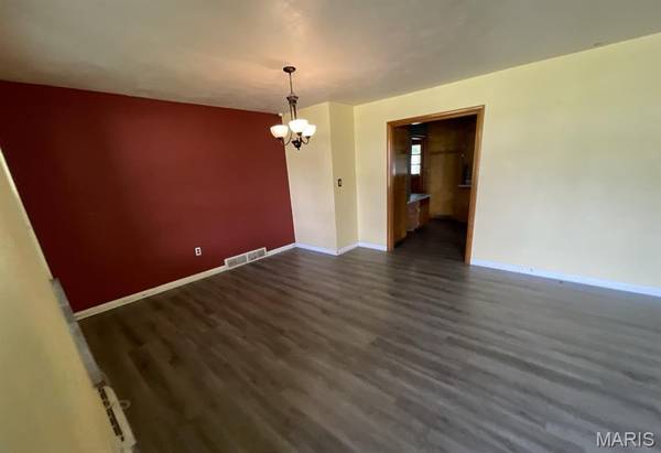 303 W Hickory ST, Jerseyville, IL 62052