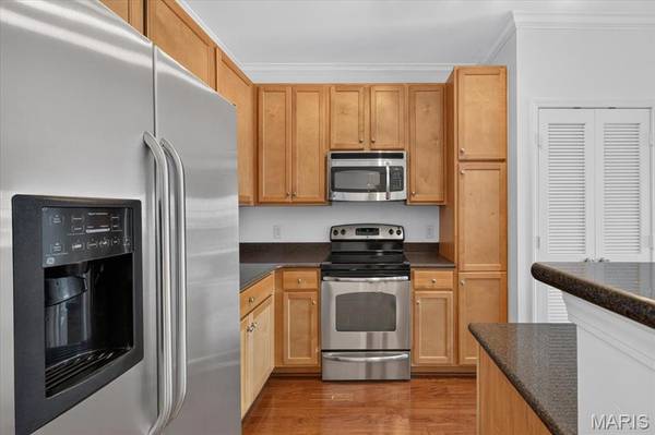1241 Strassner DR #1505, Brentwood, MO 63144