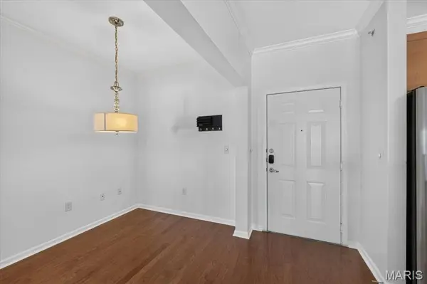1241 Strassner DR #1505, Brentwood, MO 63144