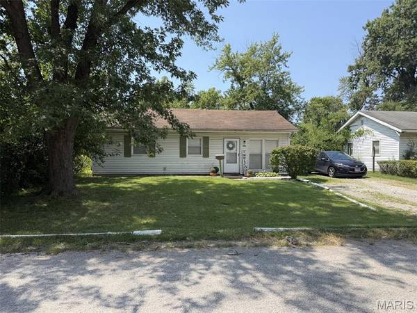 806 E 5th ST, Cahokia, IL 62206