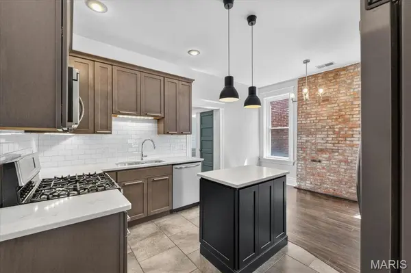 4249 Chouteau AVE, St Louis, MO 63110