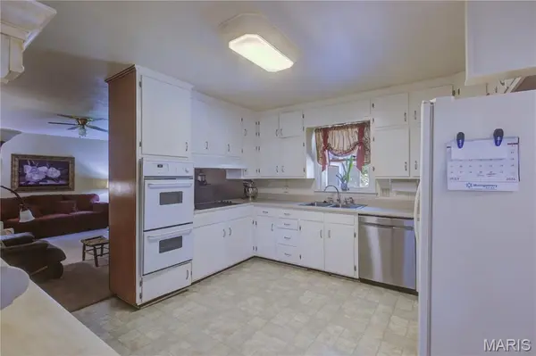 920 Hawthorn DR, Sikeston, MO 63801