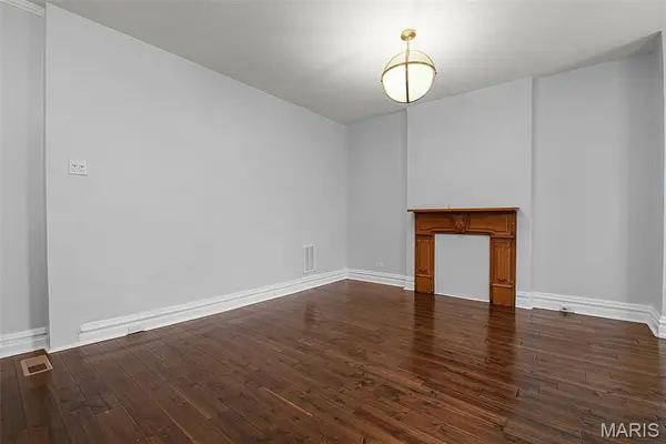 4629 Washington AVE, St Louis, MO 63108