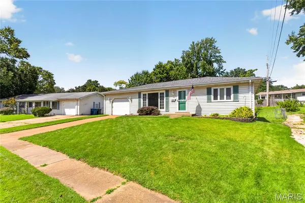 6705 Vineland, Hazelwood, MO 63042