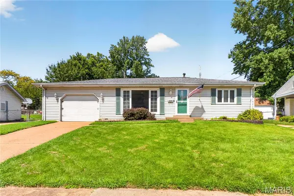 6705 Vineland, Hazelwood, MO 63042