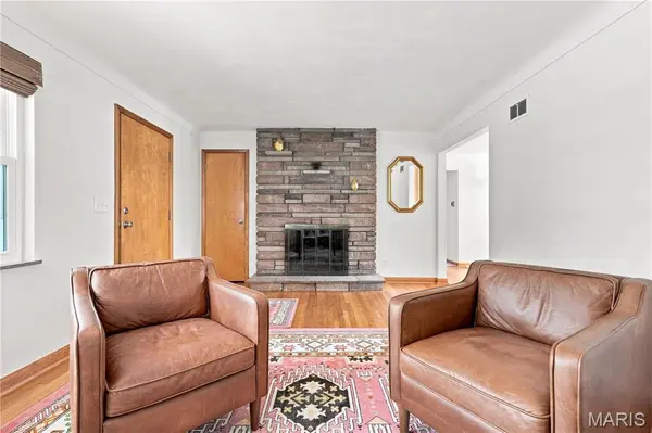 21 Elannchester DR, Manchester, MO 63011