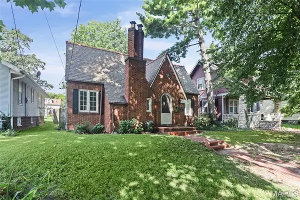 1830 Worden AVE, Alton, IL 62002