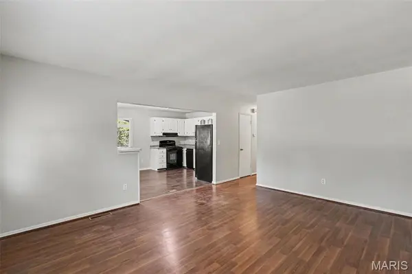 3110 Sabrina LN, Florissant, MO 63031