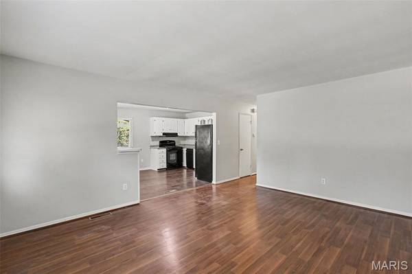3110 Sabrina LN, Florissant, MO 63031