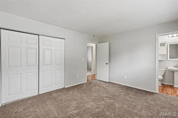 3110 Sabrina LN, Florissant, MO 63031